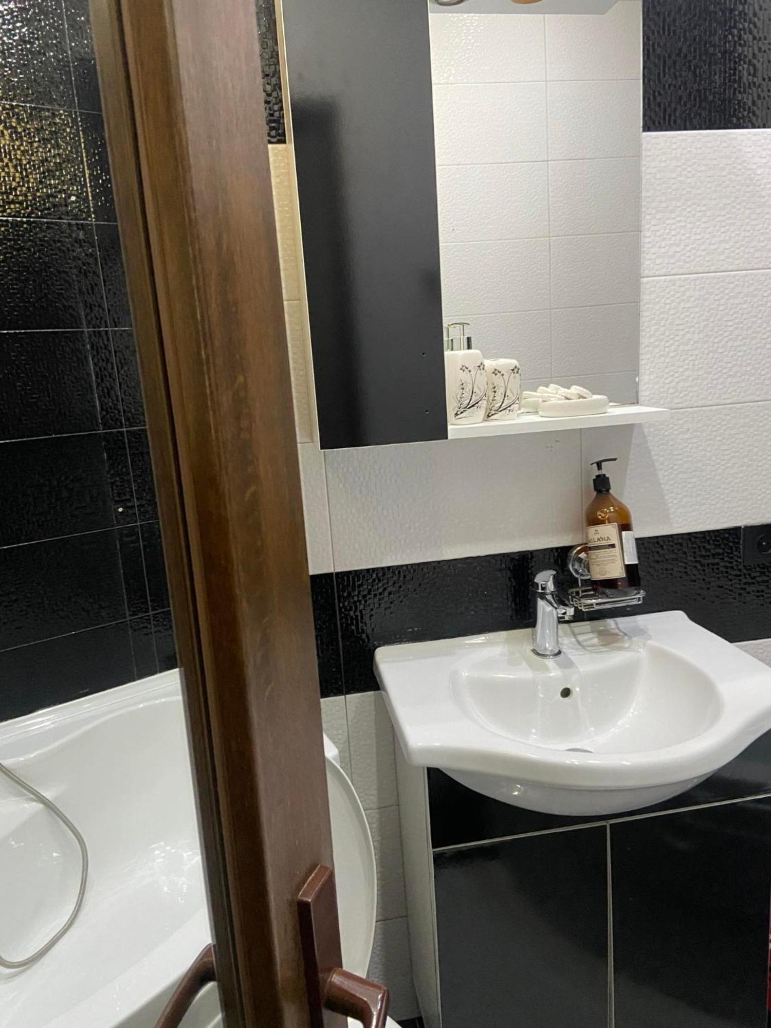 Vaja Fshavela N16 Апартаменты Батуми